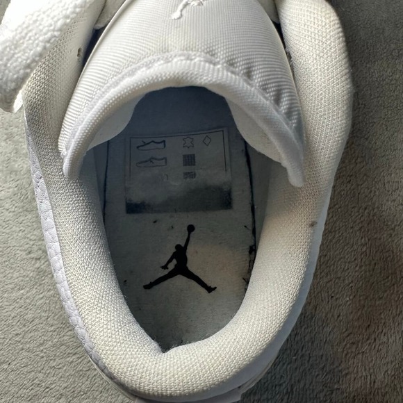 Nike Air Jordan Retro 1 Low GS Triple White Tumbled Leather Size 6Y 553560-130 - Picture 13 of 17